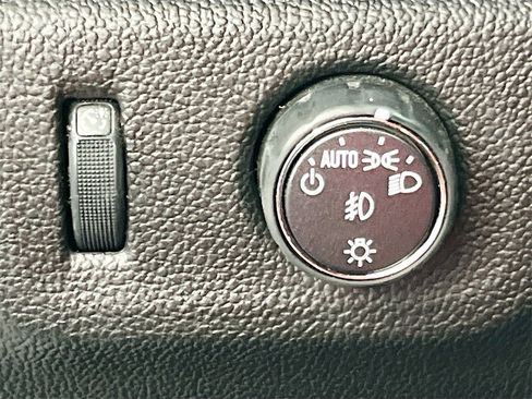 Used 2021 Chevrolet Colorado LT w/ LT Convenience Package image 10