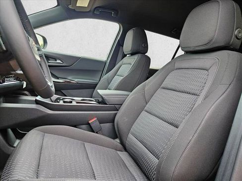 New 2027 Chevrolet Equinox LT FWD image 4