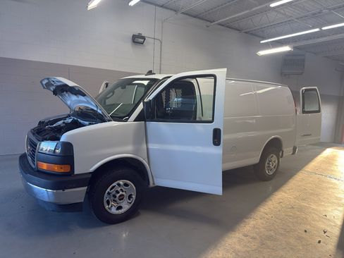 Used 2020 GMC Savana 2500 w/ Driver Convenience Package image 10