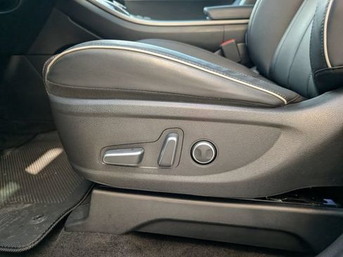 Used 2025 Hyundai Palisade SEL FWD image 18