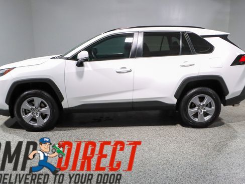 Used 2022 Toyota RAV4 XLE FWD image 10