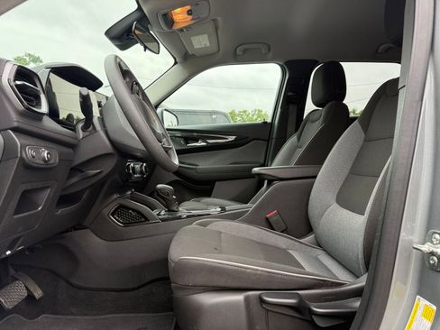 Used 2025 Chevrolet TrailBlazer LT FWD image 25
