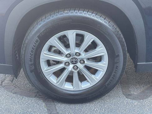 Used 2025 Toyota Grand Highlander LE image 37