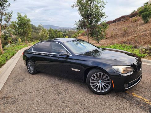Used 2012 BMW 750Li image 2
