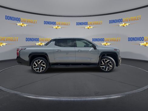 Used 2025 Chevrolet Silverado EV RST image 12