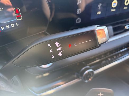 Used 2025 Chevrolet Equinox LT image 41