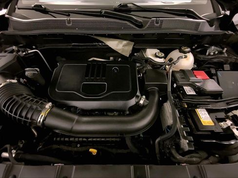 Used 2025 Chevrolet Blazer LT AWD/4WD image 10
