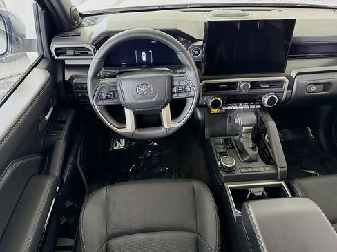 Certified 2025 Toyota 4Runner Limited AWD/4WD image 4