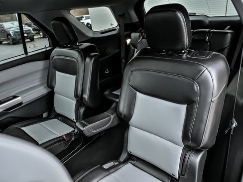 Used 2023 Ford Explorer XLT w/ Equipment Group 202A image 18