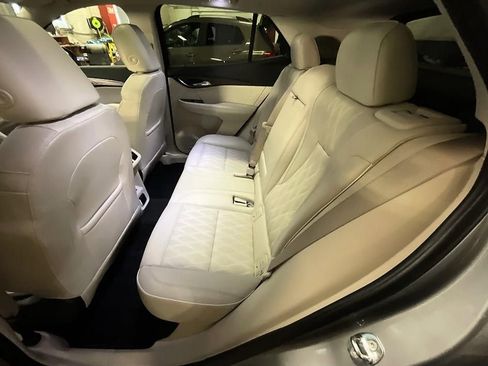 Used 2023 Buick Envision Avenir image 29