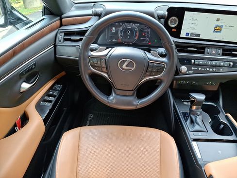 Certified 2023 Lexus ES 350 w/ Premium Package FWD image 12