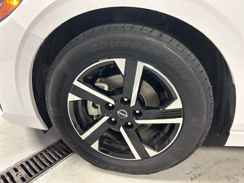 Used 2025 Nissan Sentra SV FWD image 9