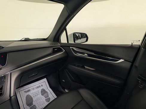 Used 2022 Cadillac XT5 Premium Luxury w/ Technology Package FWD image 22