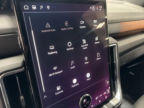 Used 2025 GMC Yukon XL Denali image 17