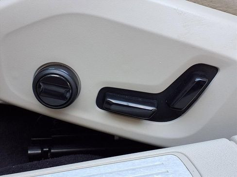 Used 2024 Volvo S60 B5 Plus image 30