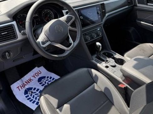 Used 2021 Volkswagen Atlas SE image 15