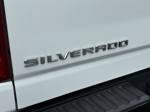 Used 2024 Chevrolet Silverado 2500 Custom w/ Custom Value Package AWD/4WD image 12