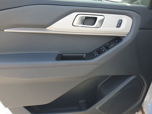 Used 2026 Ford Explorer Active image 27