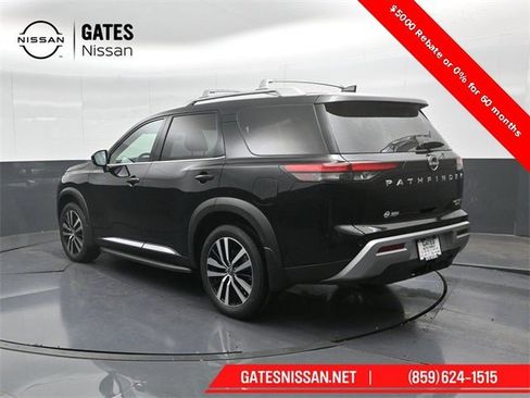 New 2025 Nissan Pathfinder Platinum image 8