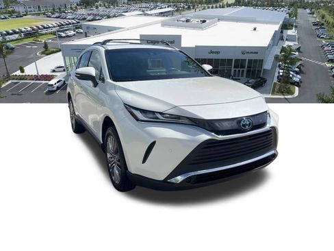 Used 2022 Toyota Venza XLE AWD/4WD image 8