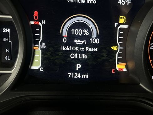 Used 2024 Jeep Gladiator Sport image 17