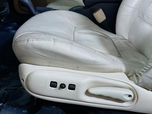 Used 2001 Chrysler Sebring Limited image 17