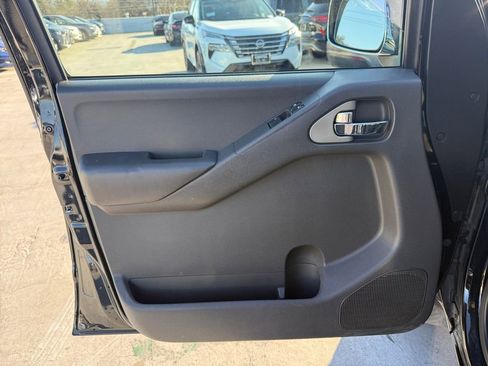 Used 2006 Nissan Frontier NISMO image 11