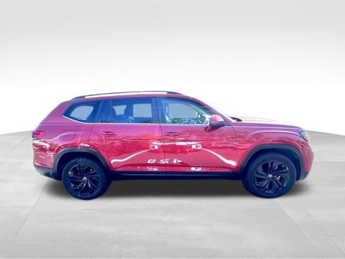 Used 2023 Volkswagen Atlas SE w/ Black Wheel Package FWD image 9