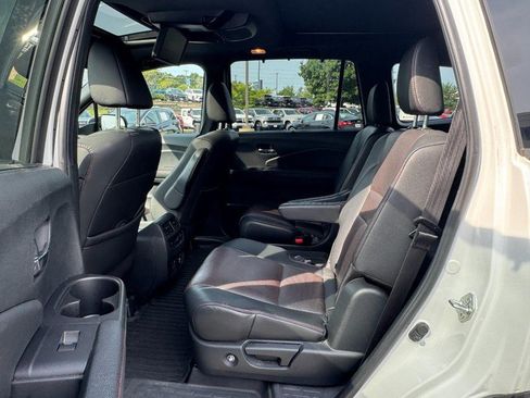 Used 2022 Honda Pilot Black Edition image 10