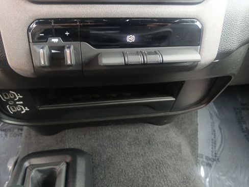 Used 2024 RAM 2500 Tradesman w/ Chrome Appearance Group AWD/4WD image 38