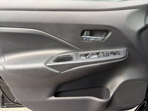 Used 2025 Nissan Versa SV FWD image 18