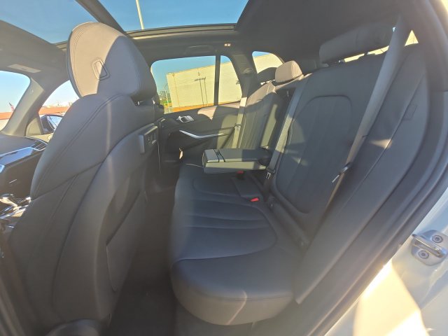 Used 2021 BMW X5 sDrive40i w/ Convenience Package RWD image 23
