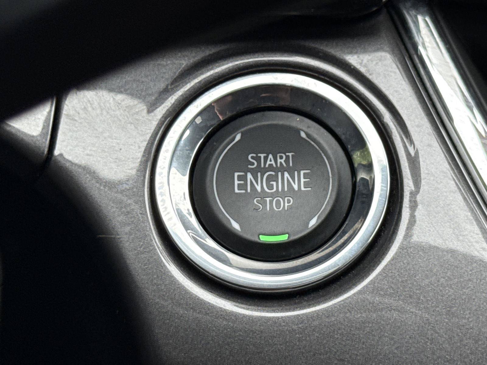Used 2025 Chevrolet Trax ACTIV w/ Sunroof Package FWD image 19
