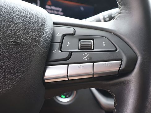 Certified 2025 Cadillac XT4 Premium Luxury image 21