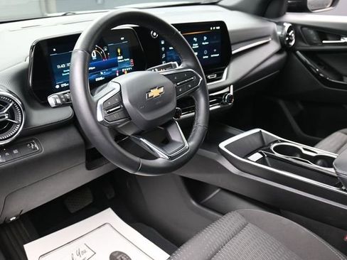 Used 2025 Chevrolet Equinox LT image 14