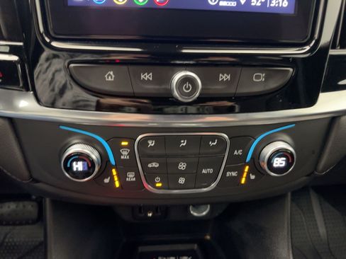 Certified 2022 Chevrolet Traverse LT w/ Midnight/Sport Edition image 18