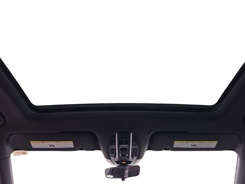 Used 2020 Porsche Cayenne w/ Driver Memory Package image 14