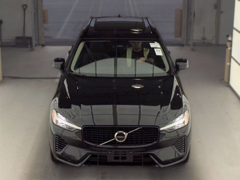 Used 2024 Volvo XC60 T8 Plus w/ Protection Package Premier AWD/4WD image 27