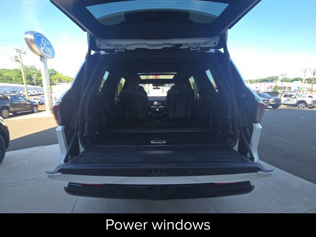 New 2027 Lincoln Navigator Reserve AWD/4WD image 11