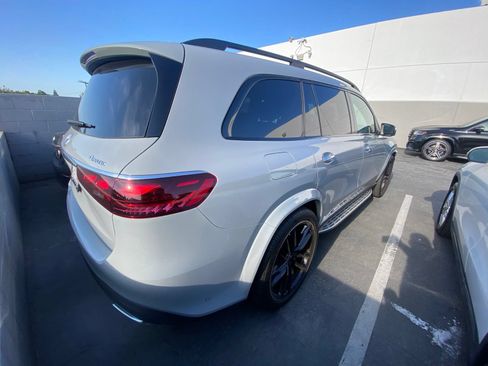 Used 2025 Mercedes-Benz GLS 450 4MATIC image 3