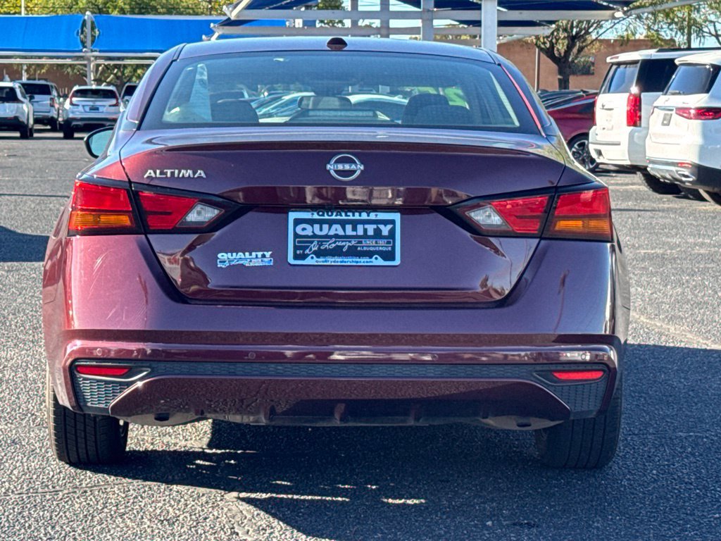 Used 2025 Nissan Altima 2.5 SV FWD image 7