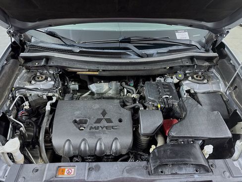 Used 2020 Mitsubishi Outlander SEL image 32