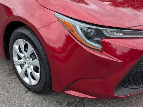 Used 2022 Toyota Corolla LE FWD image 2