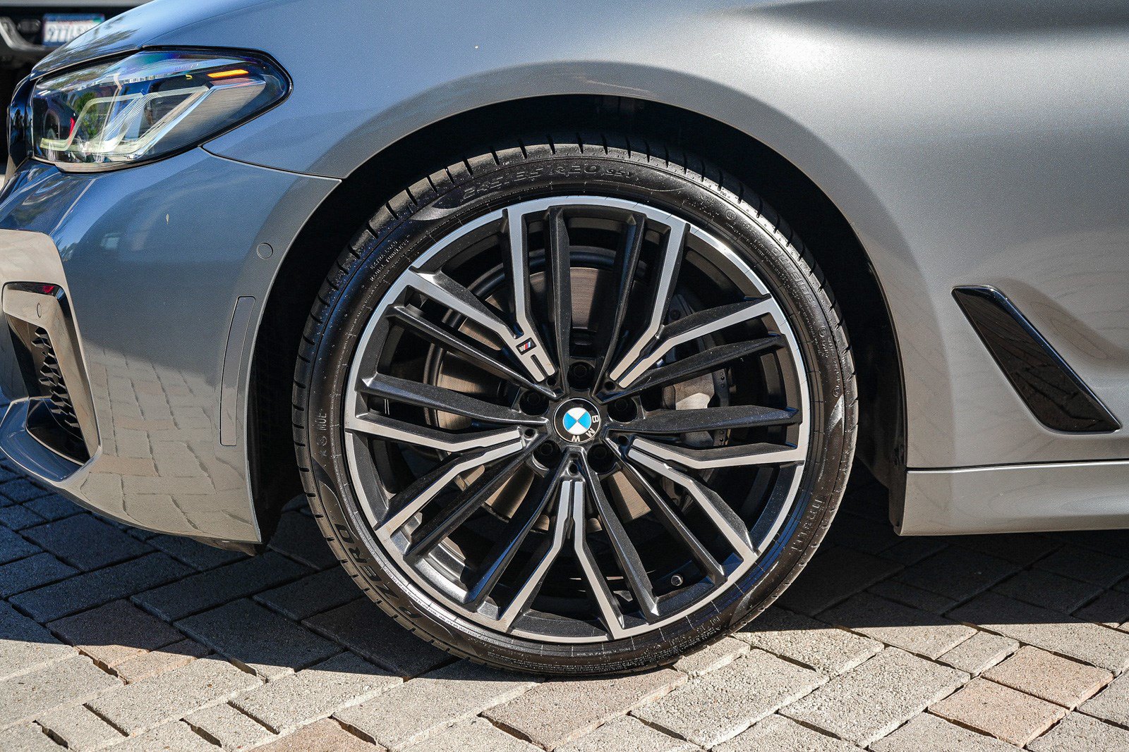Used 2023 BMW 540i w/ M Sport Package RWD image 12