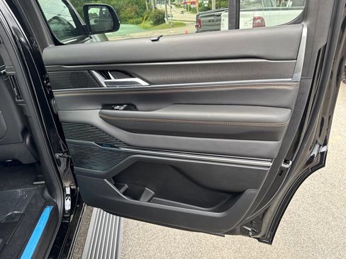 New 2026 Jeep Grand Wagoneer Summit AWD/4WD image 30