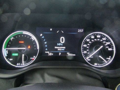 Used 2023 Toyota Sienna Platinum image 31