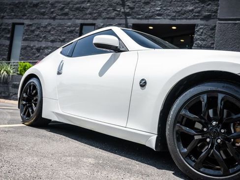 Used 2013 Nissan 370Z Coupe RWD image 24