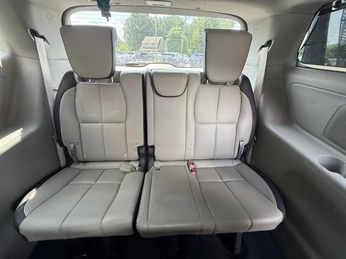 Used 2019 Kia Sedona EX FWD image 26
