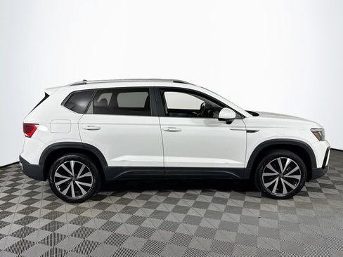 Used 2022 Volkswagen Taos SE FWD image 8