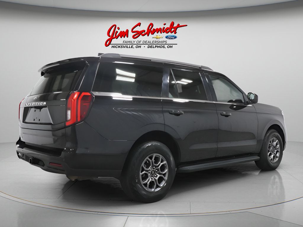 Used 2025 Ford Expedition Active AWD/4WD image 13